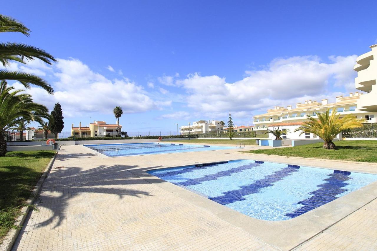 Armacao De Pera Brightness With Pool By Homing Apartman Kültér fotó