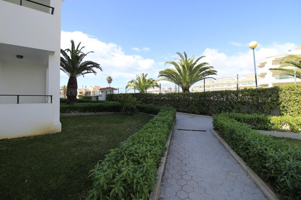 Armacao De Pera Brightness With Pool By Homing Apartman Kültér fotó