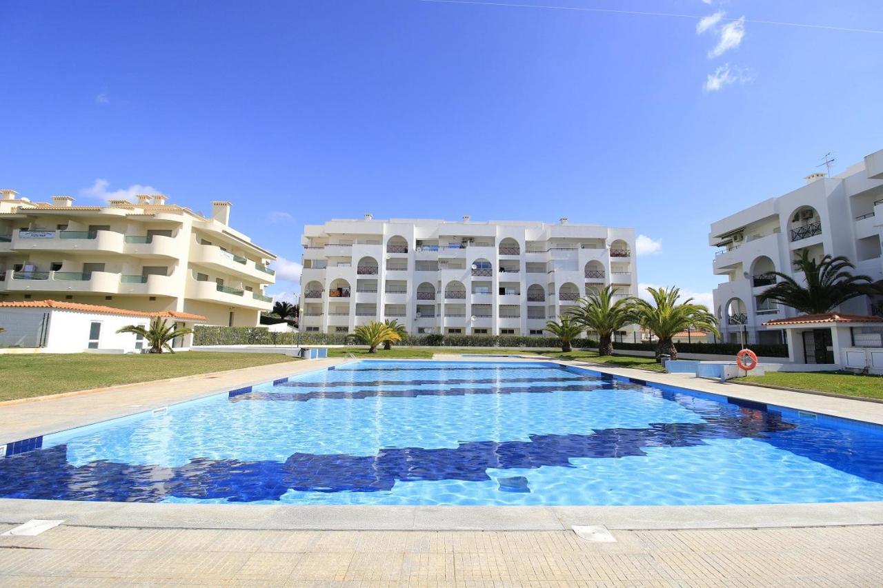 Armacao De Pera Brightness With Pool By Homing Apartman Kültér fotó