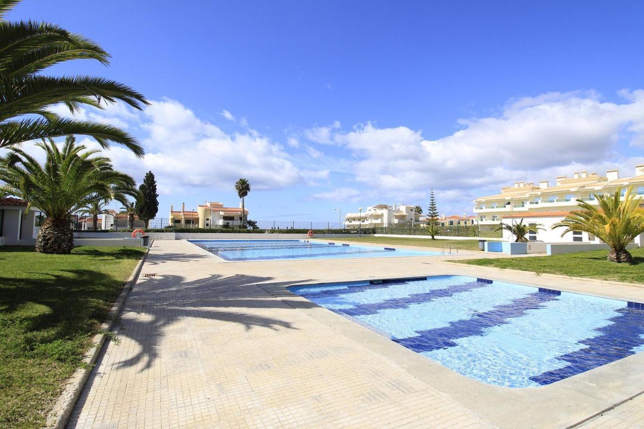 Armacao De Pera Brightness With Pool By Homing Apartman Kültér fotó
