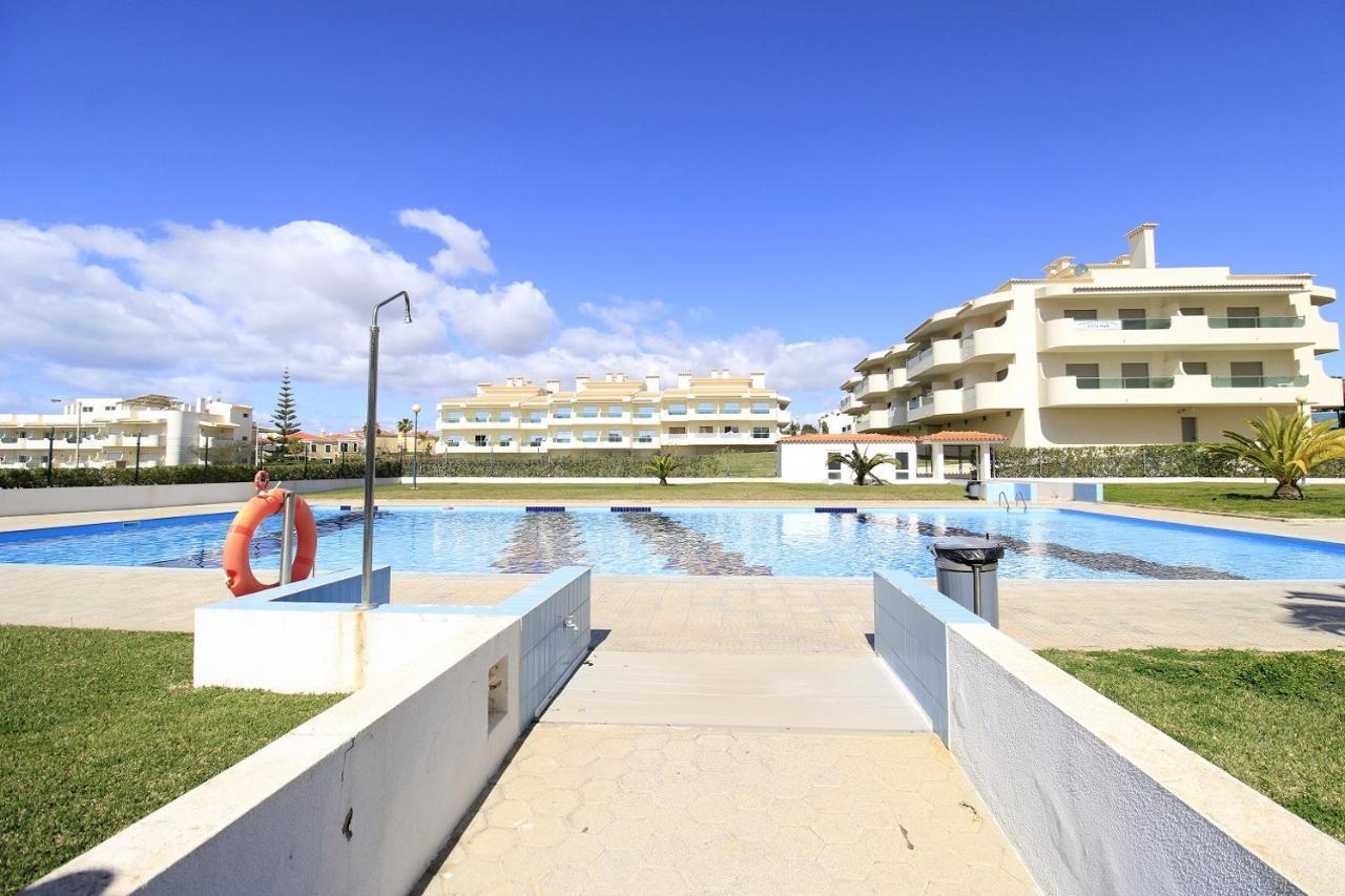Armacao De Pera Brightness With Pool By Homing Apartman Kültér fotó