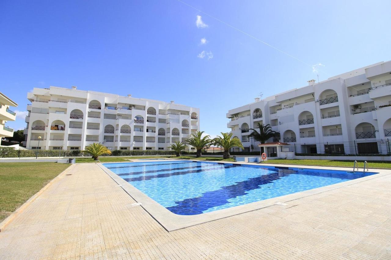 Armacao De Pera Brightness With Pool By Homing Apartman Kültér fotó