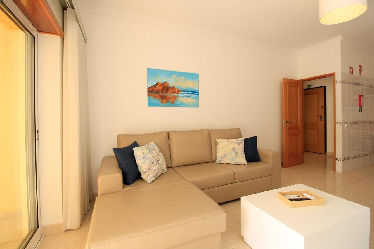 Armacao De Pera Brightness With Pool By Homing Apartman Kültér fotó