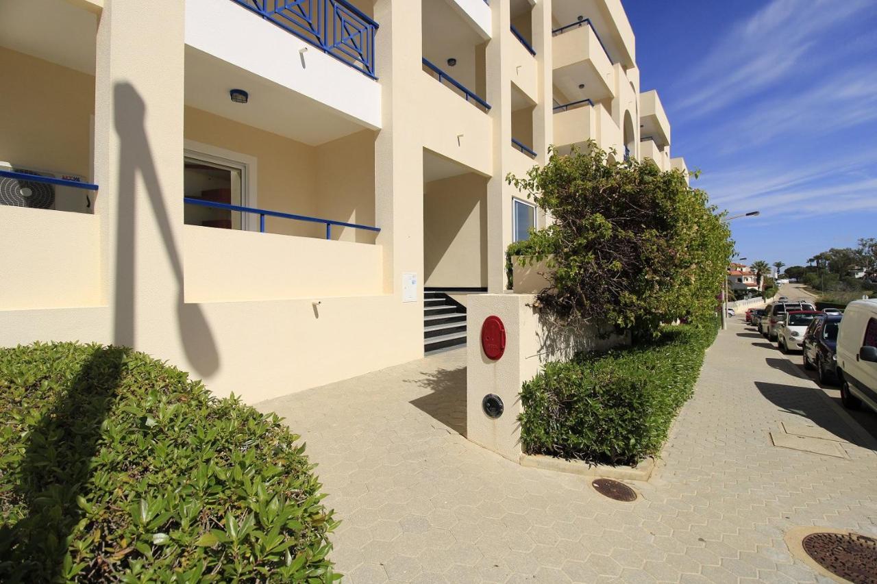 Armacao De Pera Brightness With Pool By Homing Apartman Kültér fotó