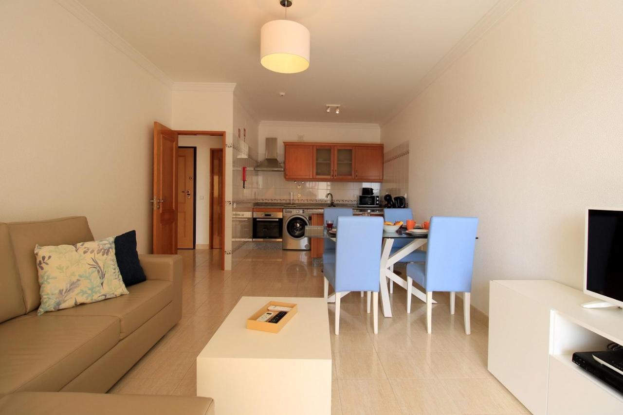 Armacao De Pera Brightness With Pool By Homing Apartman Kültér fotó
