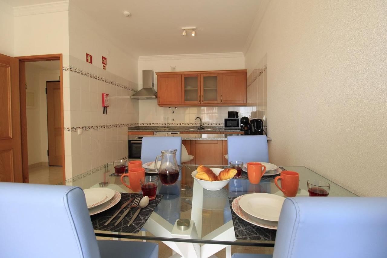 Armacao De Pera Brightness With Pool By Homing Apartman Kültér fotó