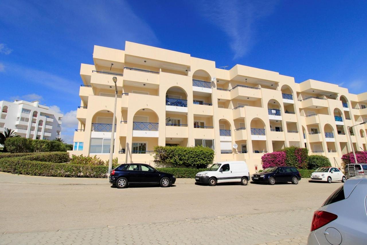 Armacao De Pera Brightness With Pool By Homing Apartman Kültér fotó