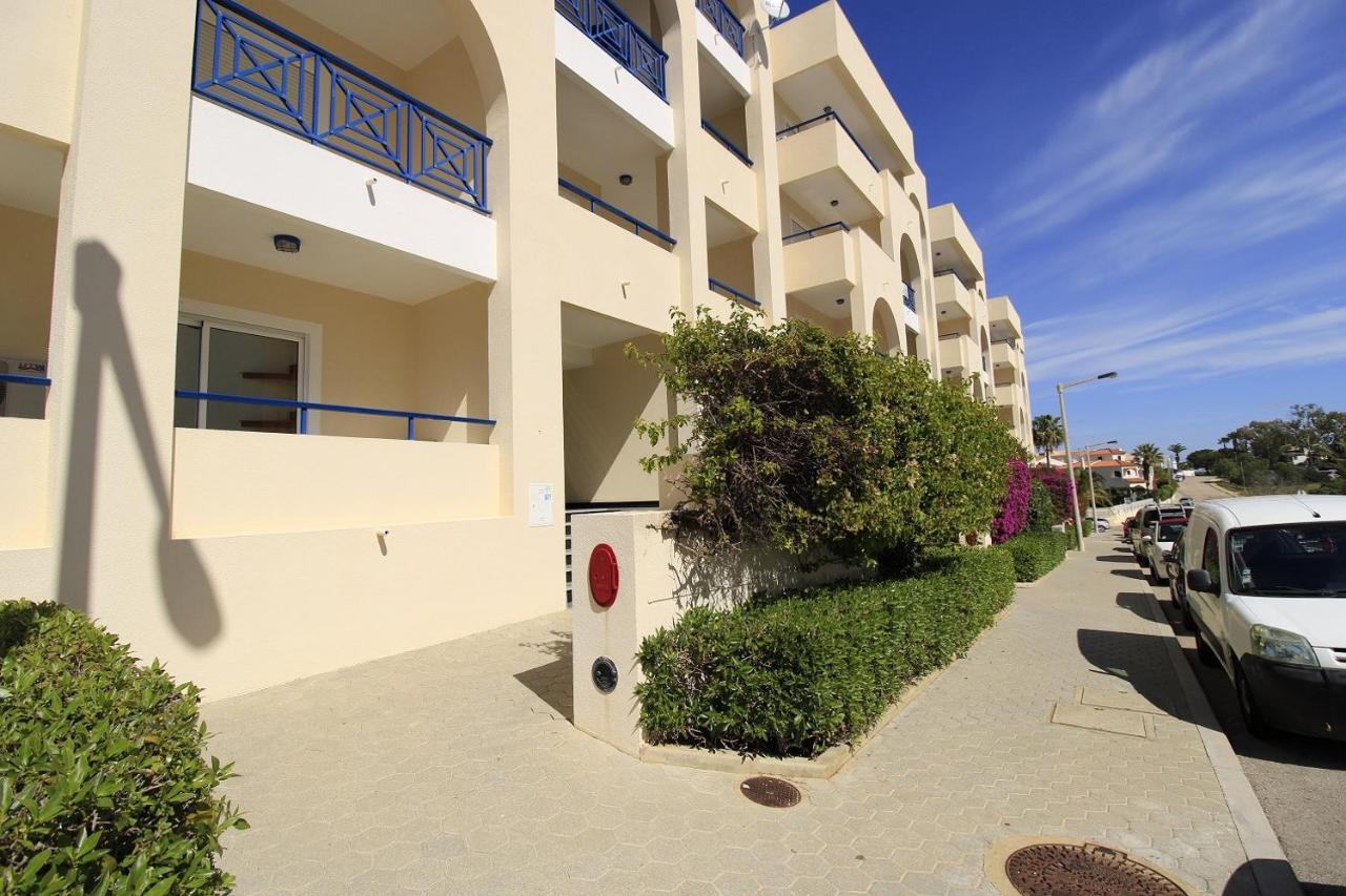 Armacao De Pera Brightness With Pool By Homing Apartman Kültér fotó